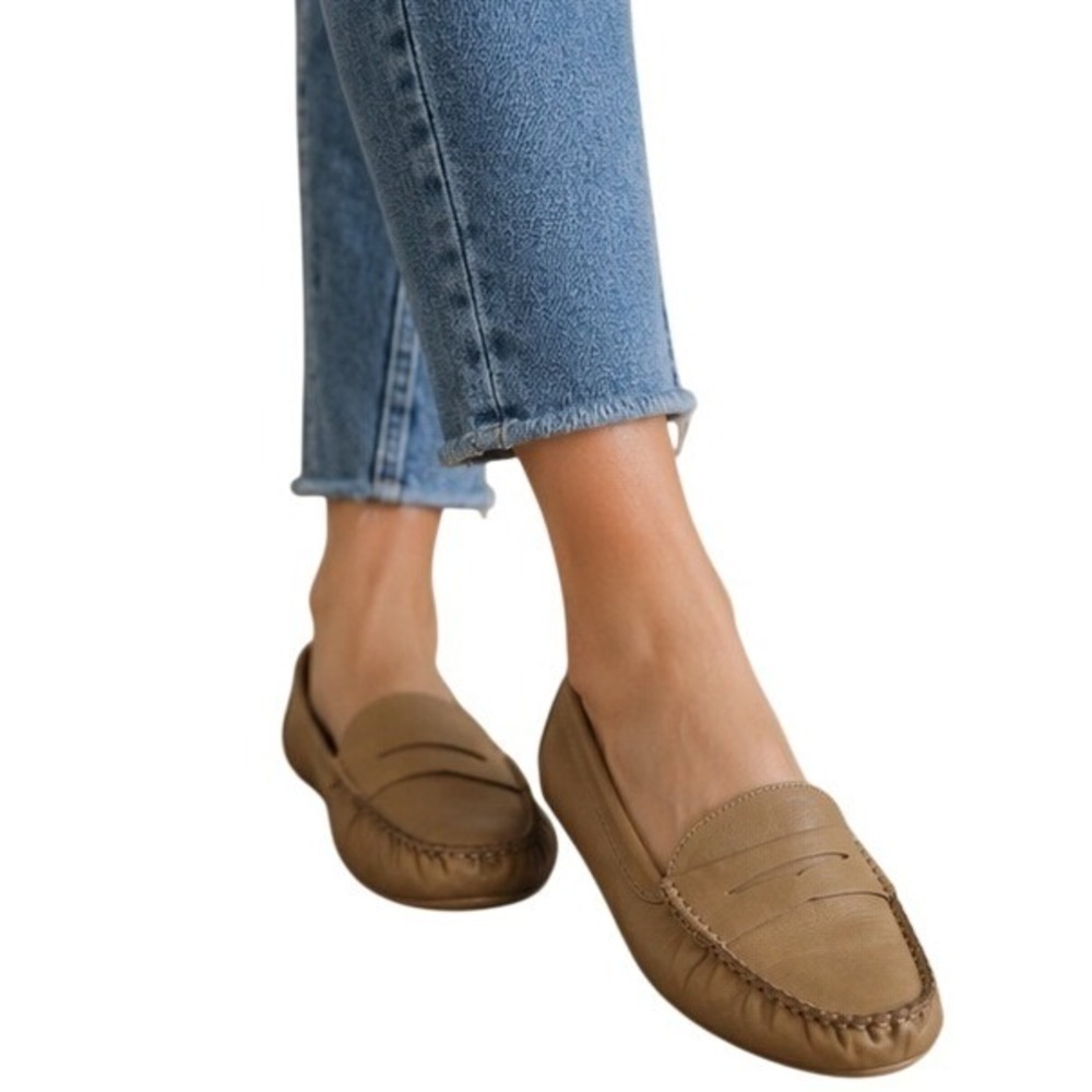 Michael Shannon Elaine Loafers Women 8.5M Tan Excellent Leather Driving Penny
